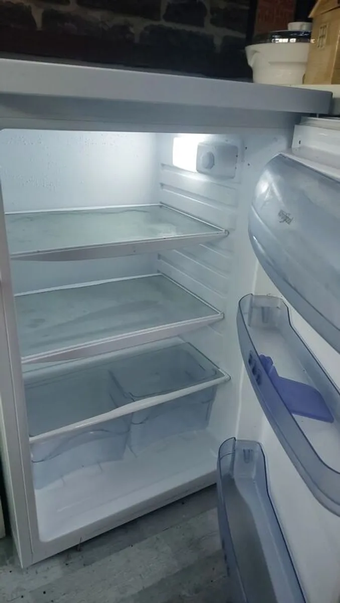 small fridge - Image 2