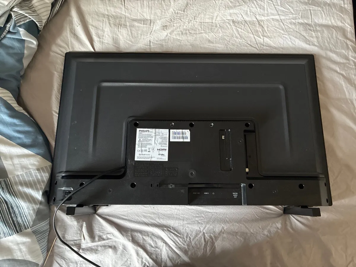 Philips 32PHT4203/12 Ultra Slim LED TV - Image 2