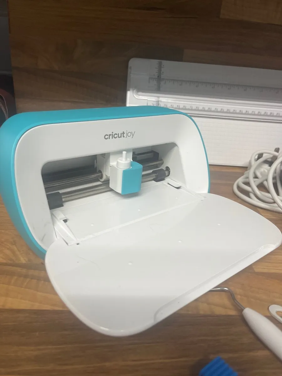 Cricut bundle - Image 2