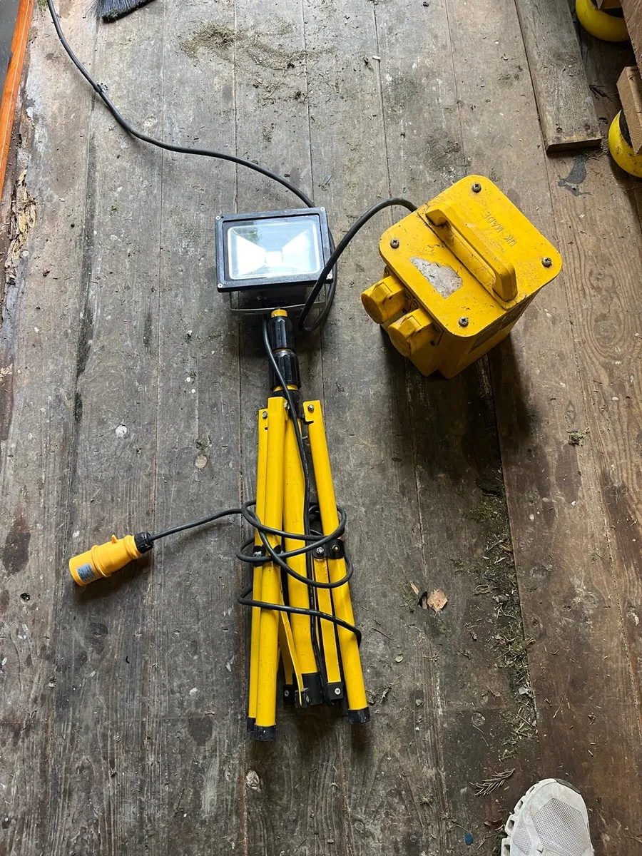 110v Transformer and  LED light - Image 3