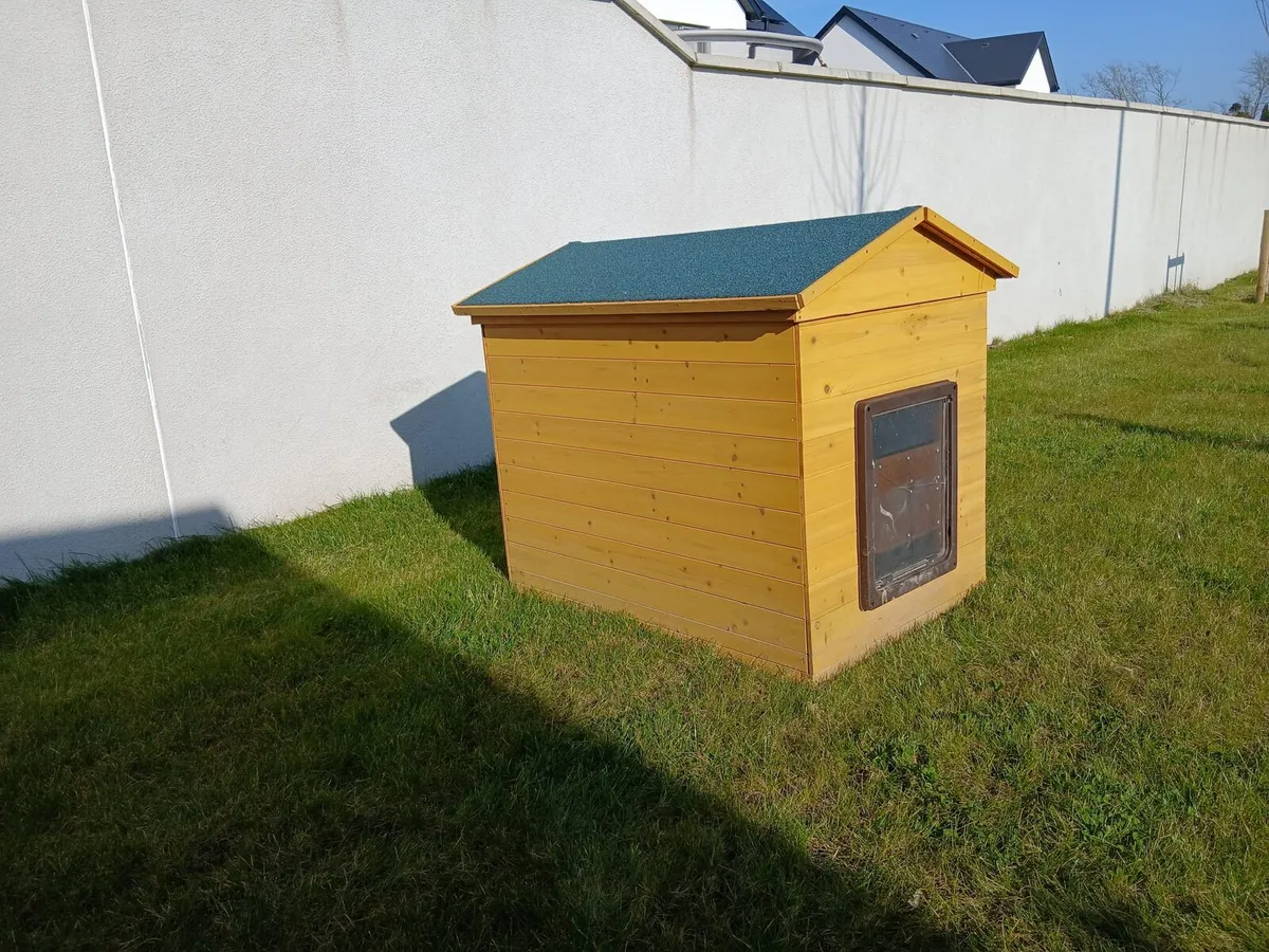 Dog house - Image 1