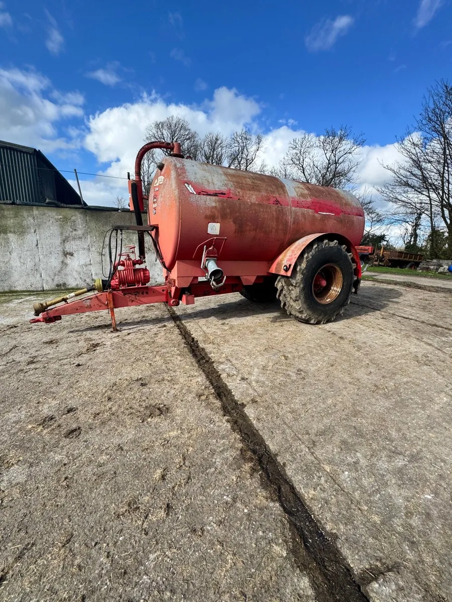 HiSpec 2000gallon tanker - Image 4