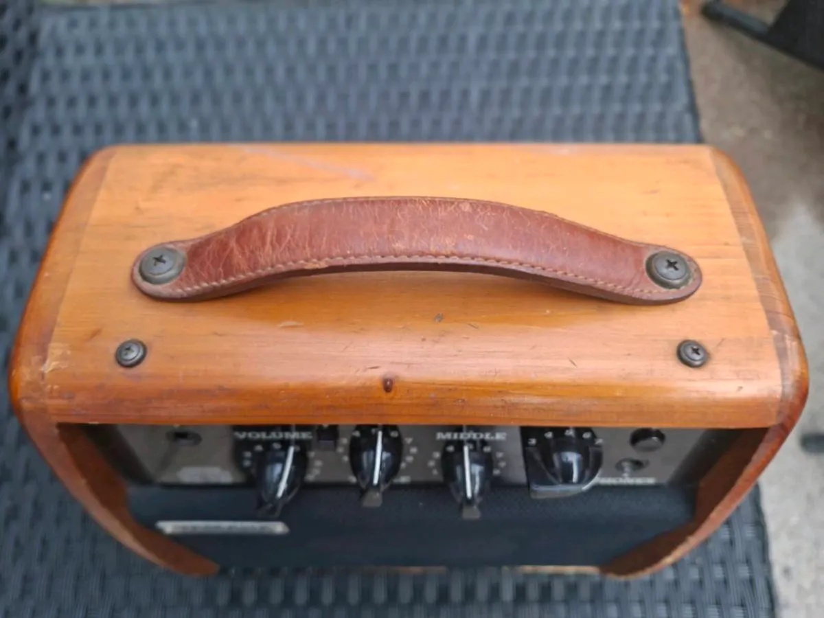 Vintage and rare Yamaha solid Wood Guitar Amp - Image 4