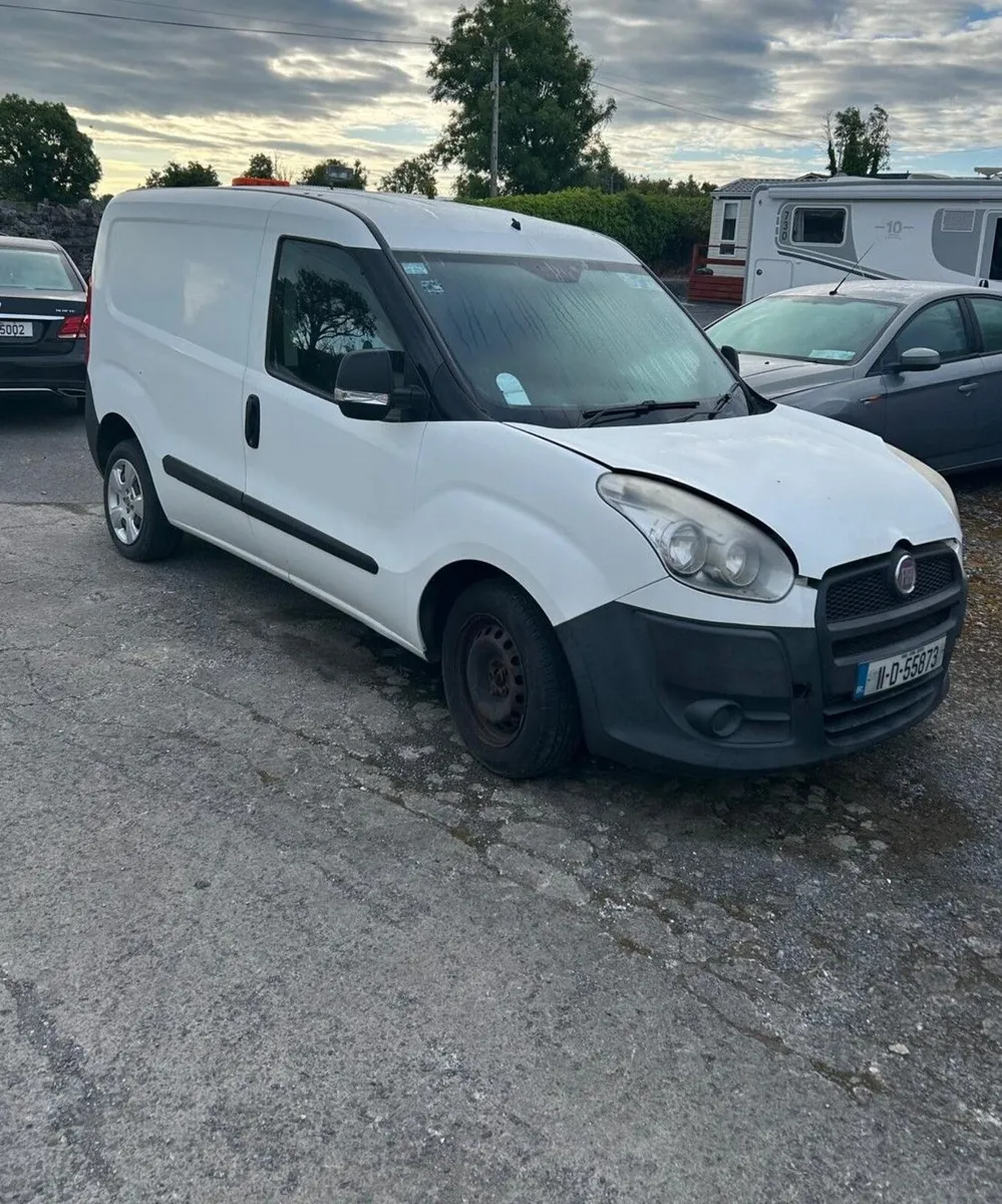 Fiat Doblo 2011 - Image 2