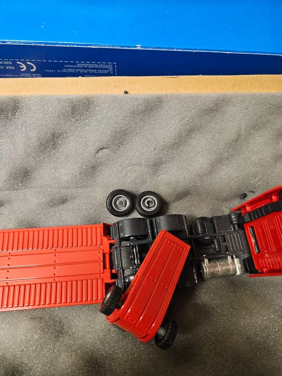 Corgi Joal Volvo Tractor Unit and Low Loader Trail - Image 2