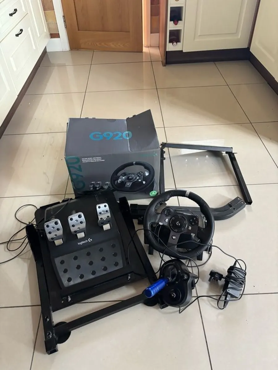 Logitech G920 Gaming Set Up - Image 1