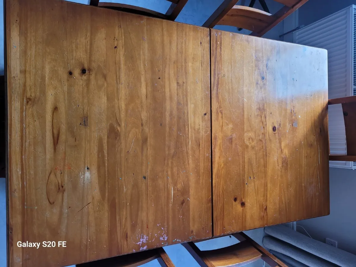 Kitchen table and chairs - Image 2
