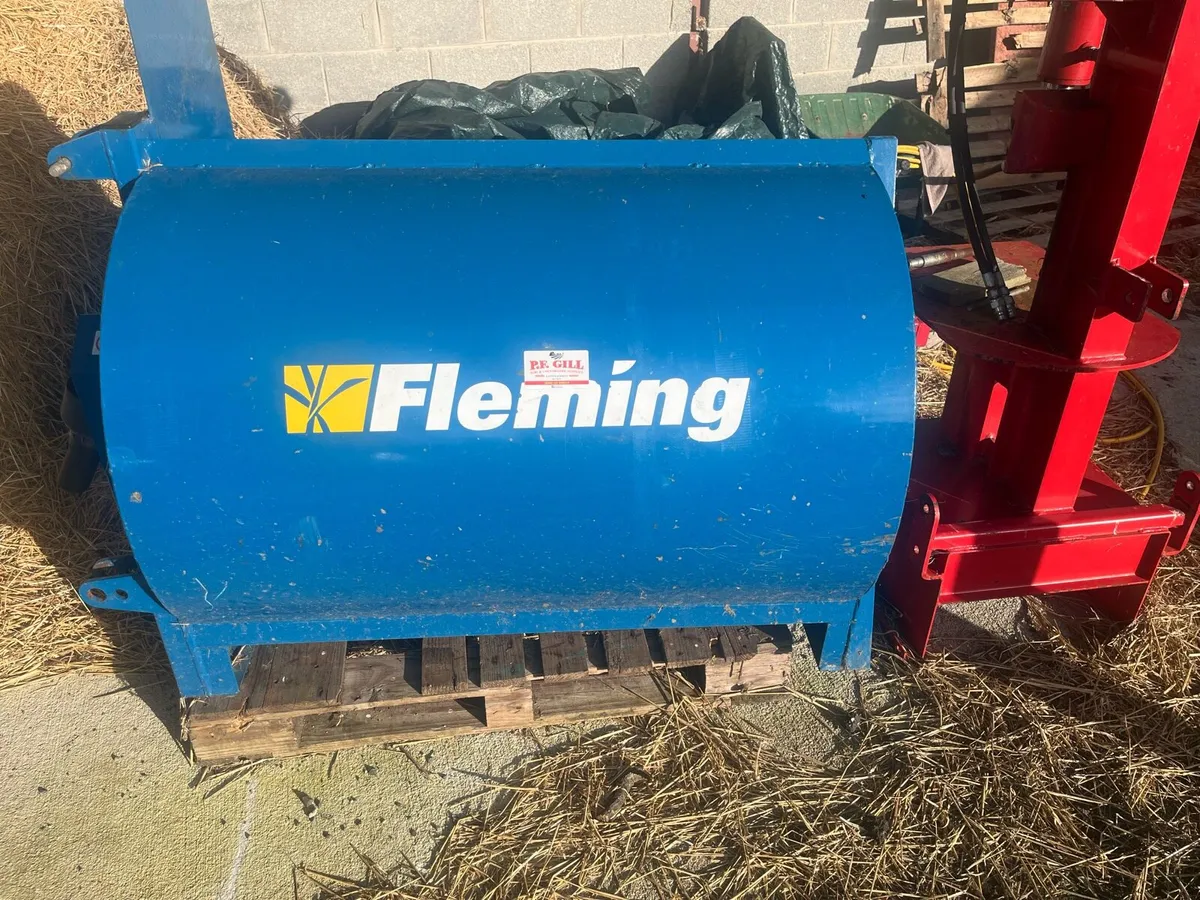 Fleming mini dung spreader - Image 1
