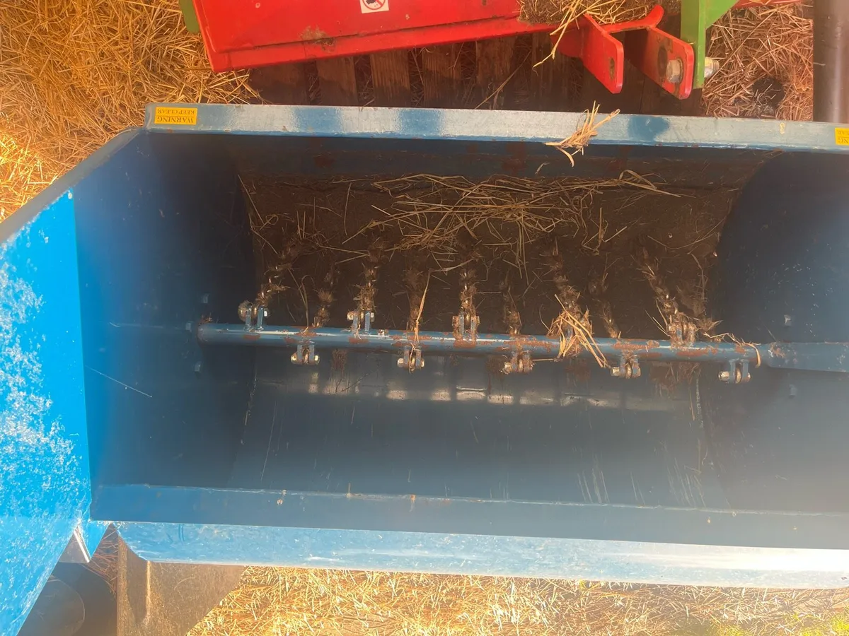 Fleming mini dung spreader - Image 2