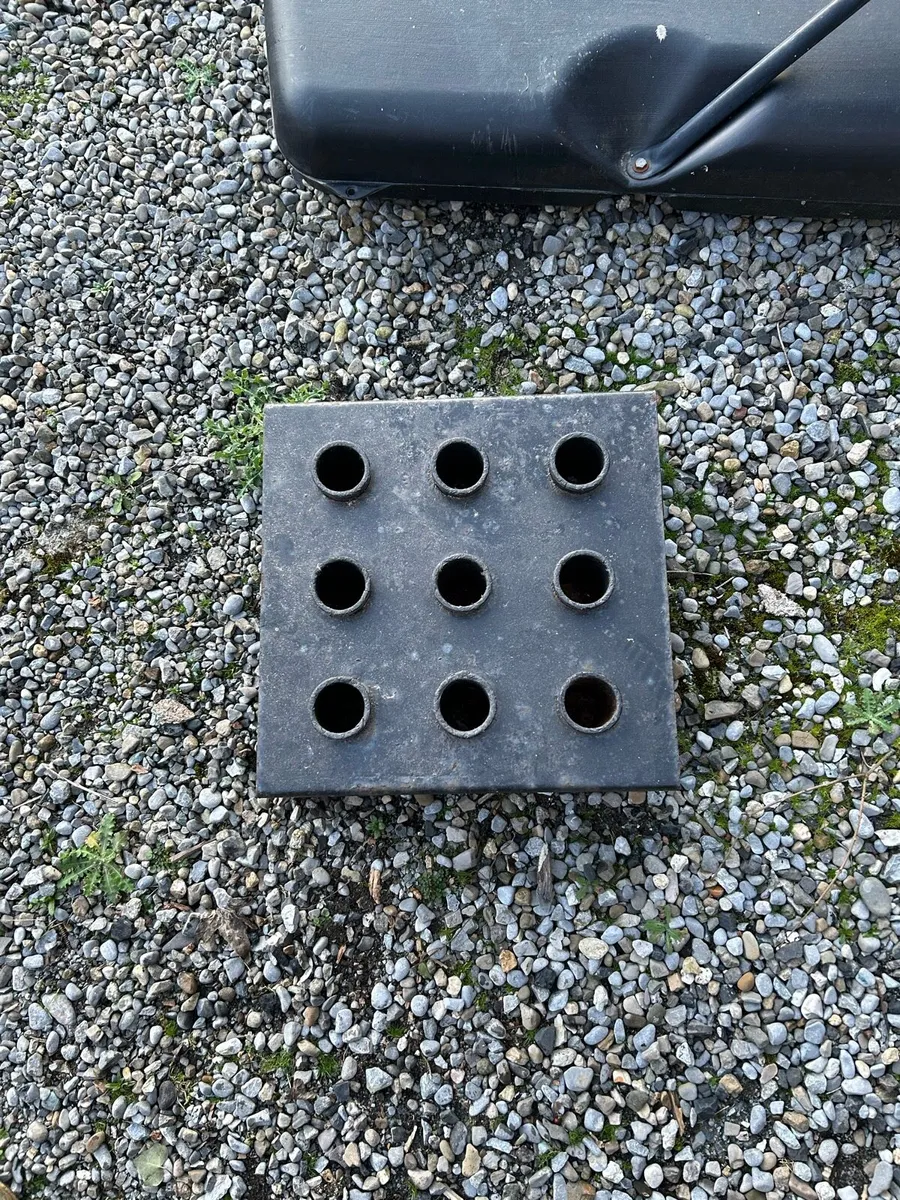 Weight rack and barbell holder - Image 3