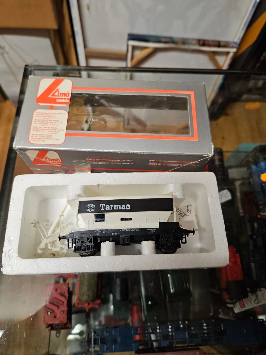 Hornby Lima OO Gauge Wagon
