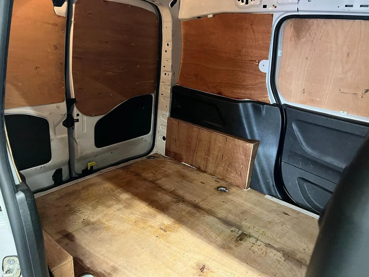 2023 Toyota PROACE CITY Small Panel Van - Image 4