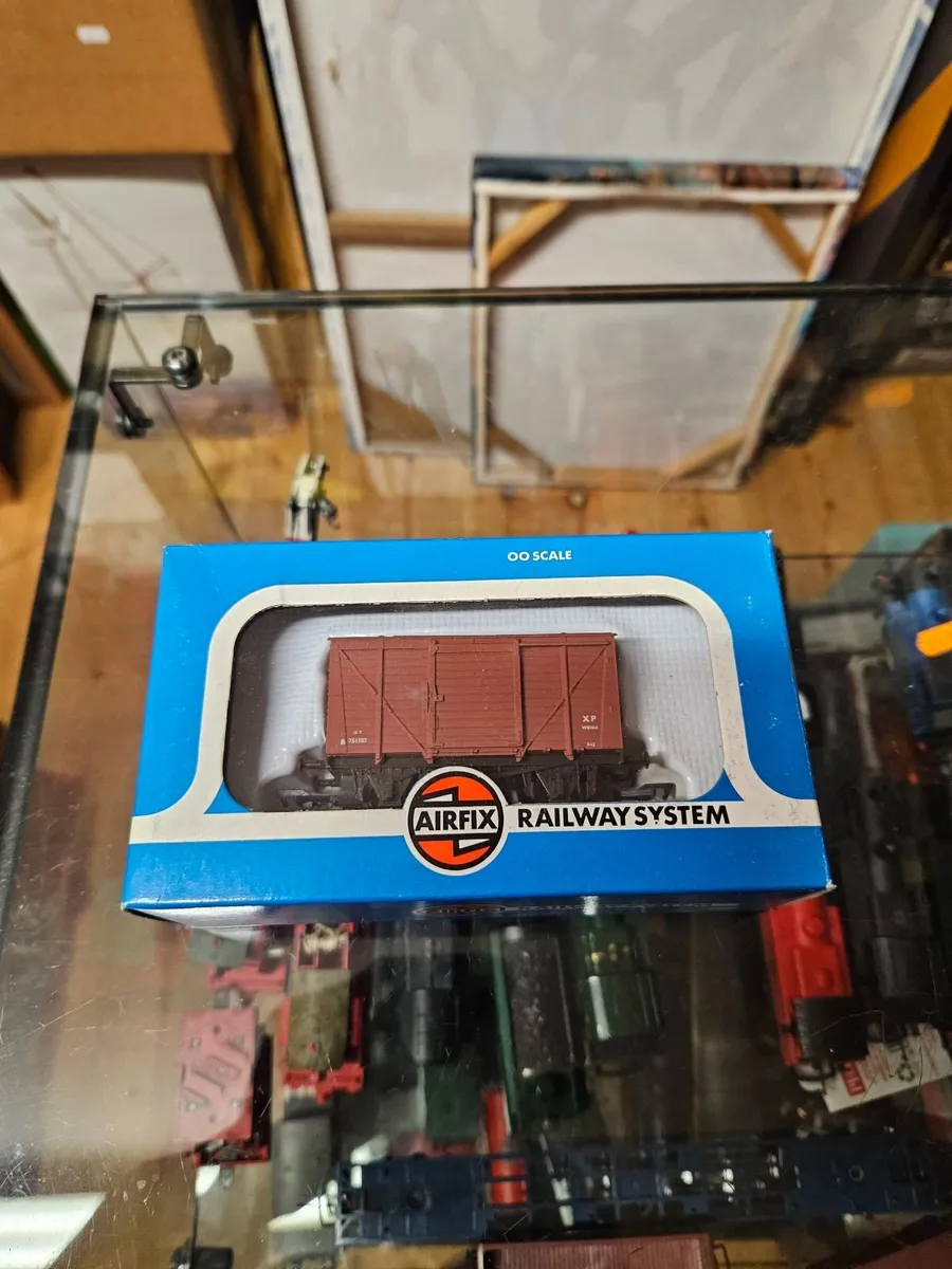 Hornby Airfix OO Gauge Wagon