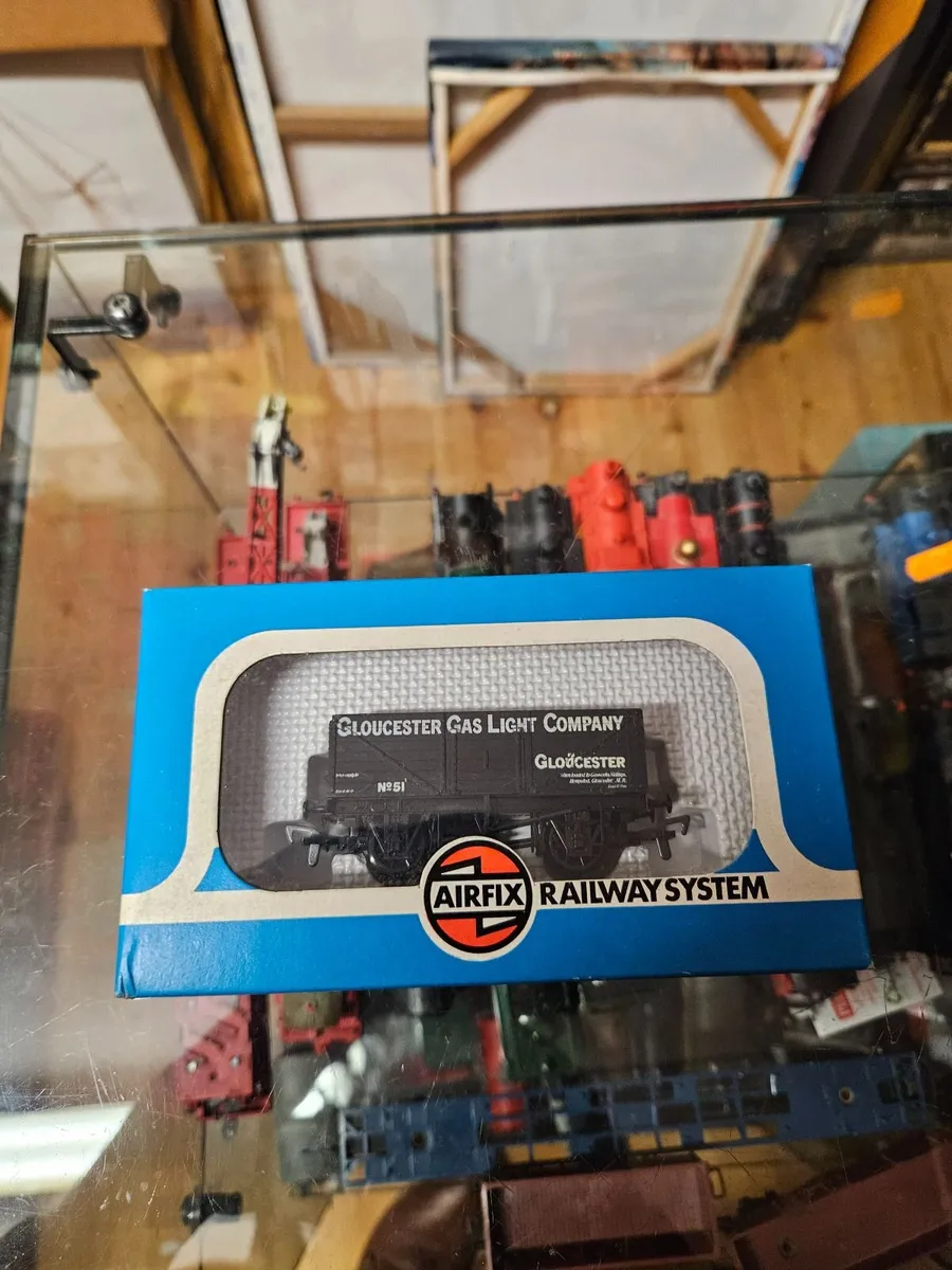 Hornby Airfix OO Gauge Wagon