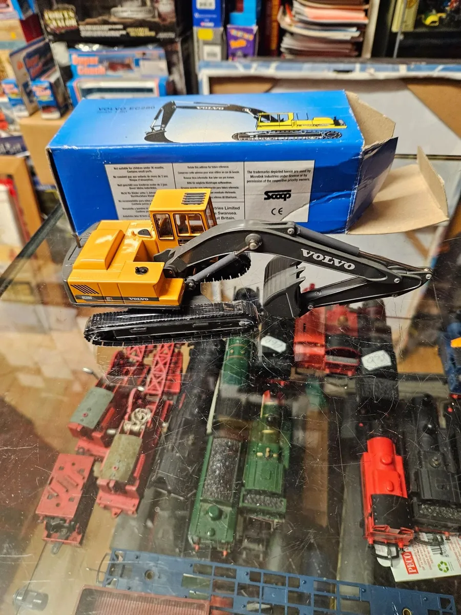Corgi Volvo Excavator 1.50 - Image 3