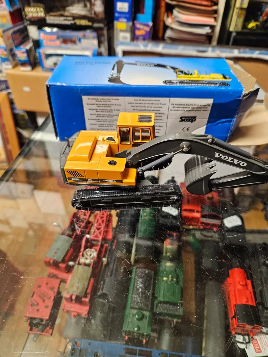 Corgi Volvo Excavator 1.50 - Image 1