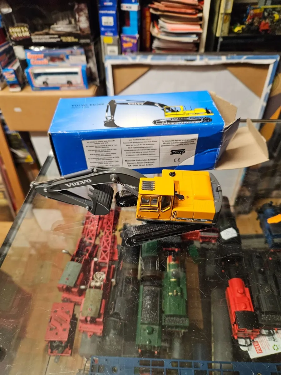 Corgi Volvo Excavator 1.50 - Image 2