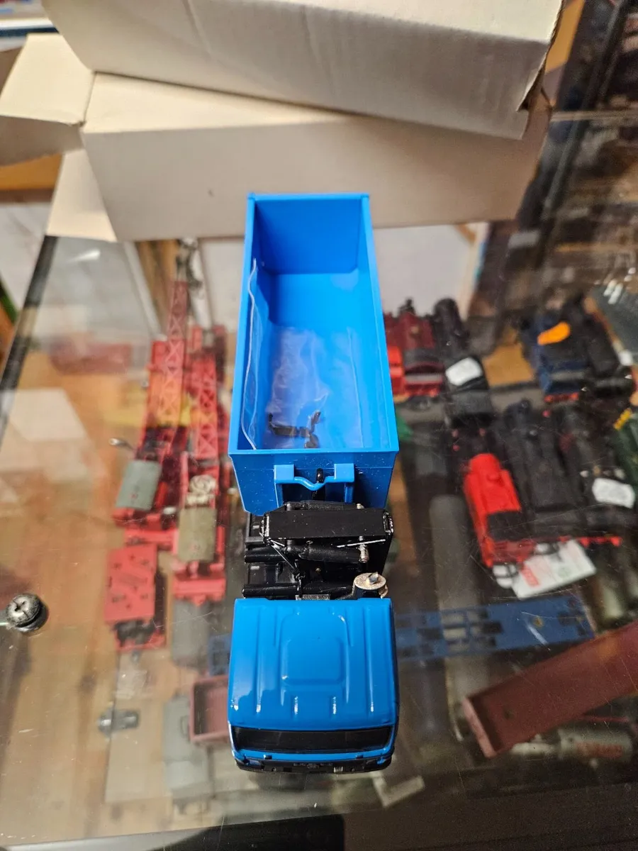 Corgi Conrad MAN Skip Truck 1.50 - Image 3