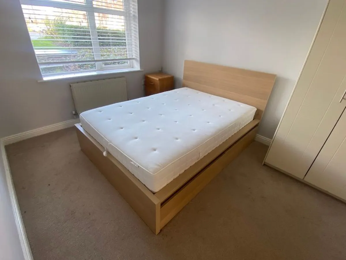 Double Bed - Image 4