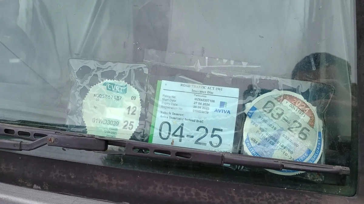 Daihatsu Fourtrak 2001 - Image 2