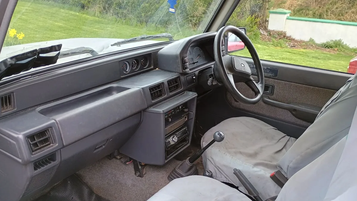 Daihatsu Fourtrak 2001 - Image 4