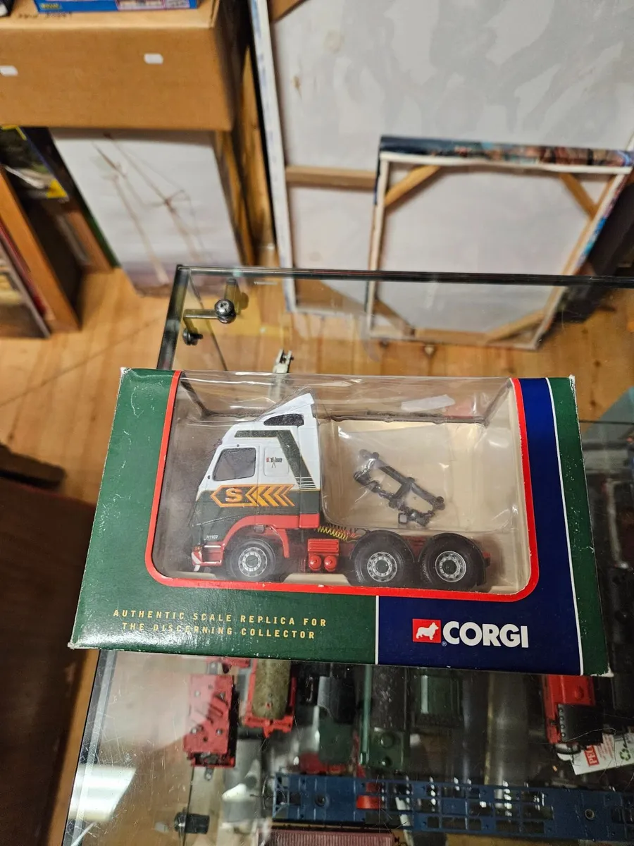 Corgi Volvo Tractor Unit Eddie Stobart - Image 1
