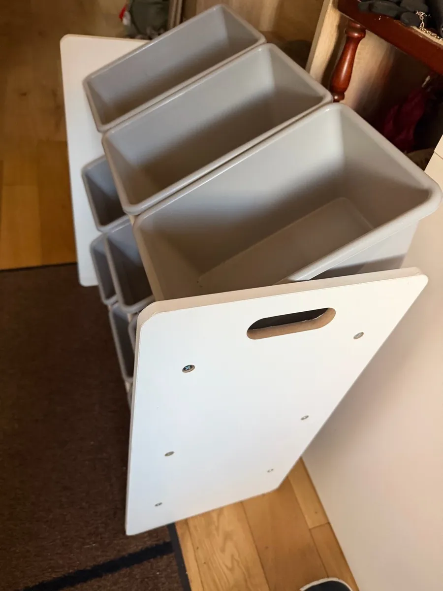 Storage unit - Image 2