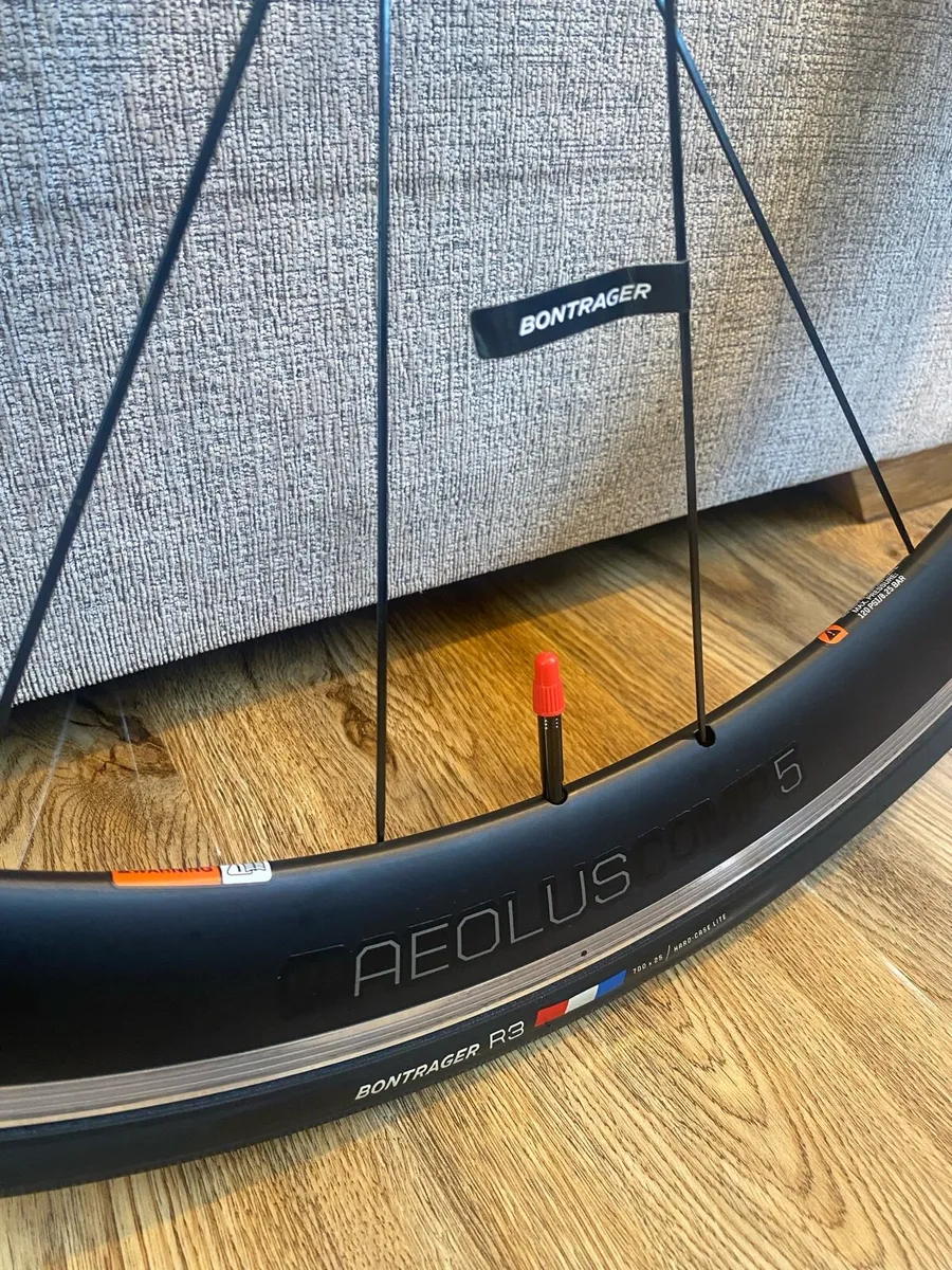 New Bontrager Aeolus Comp 5 Carbon Aero Wheelset - Image 4