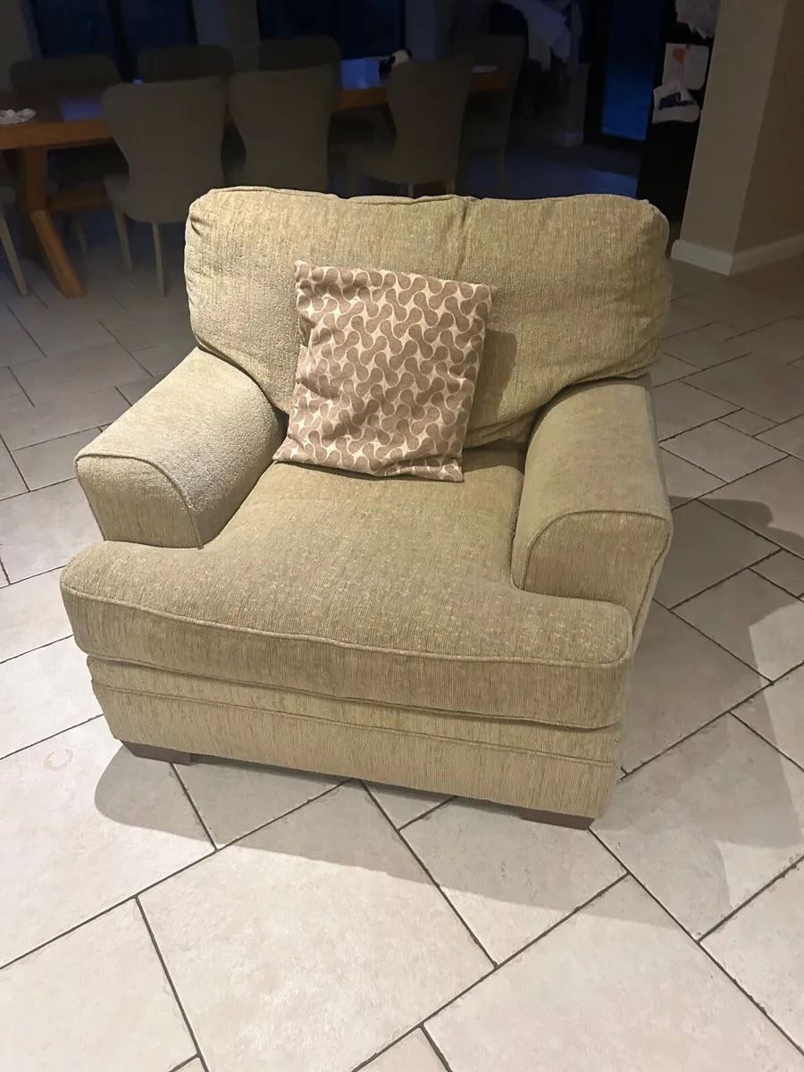 Suite of furniture - Image 2