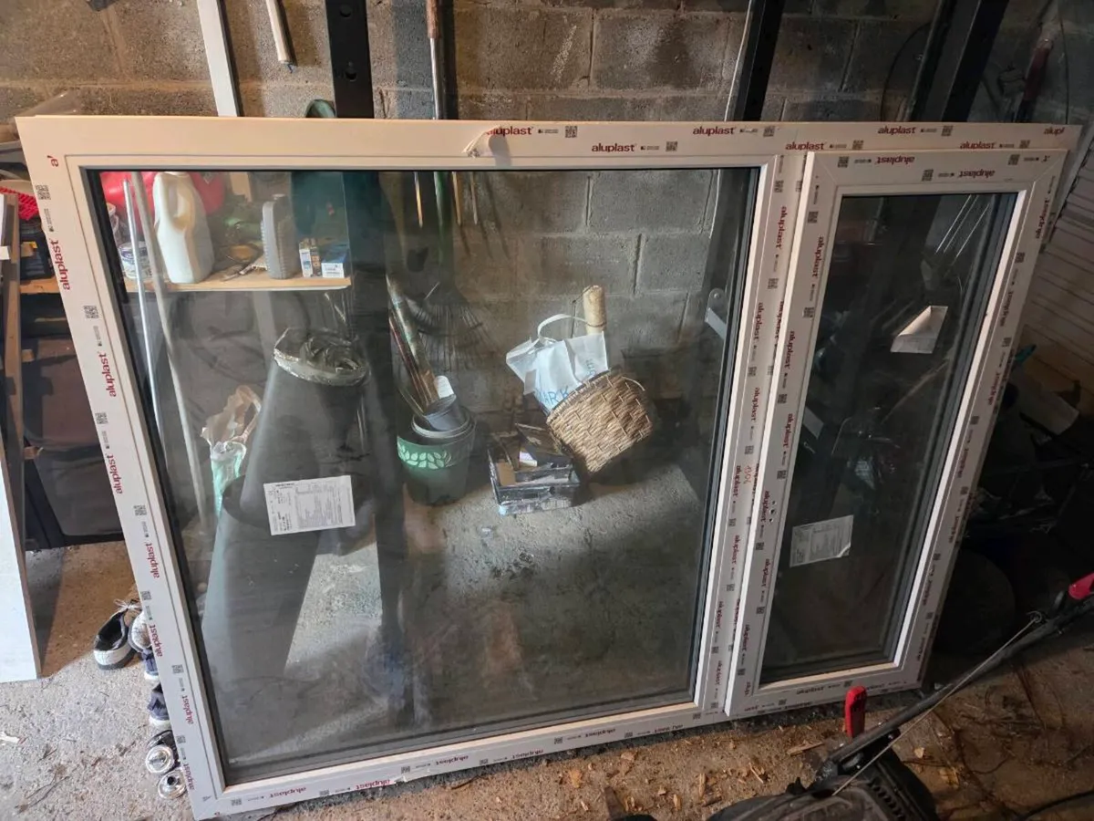 1 x Window - Image 1