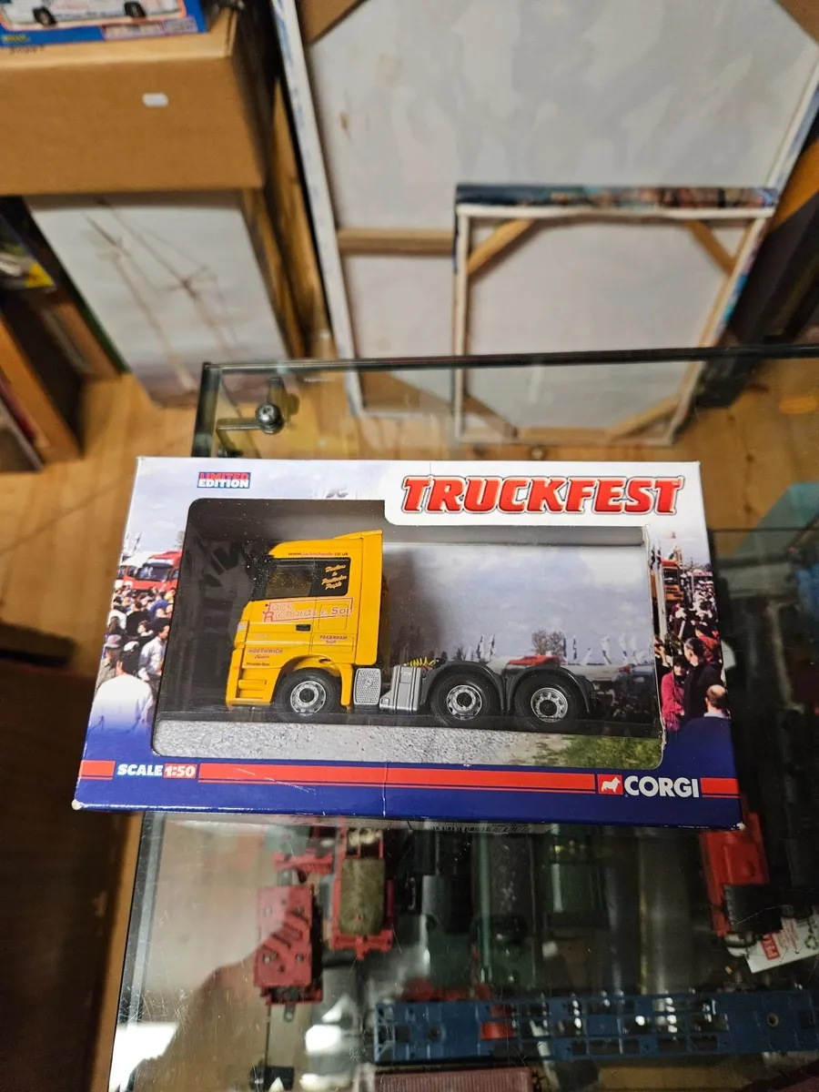 Corgi Mercedes Tractor Unit 1.50 - Image 1