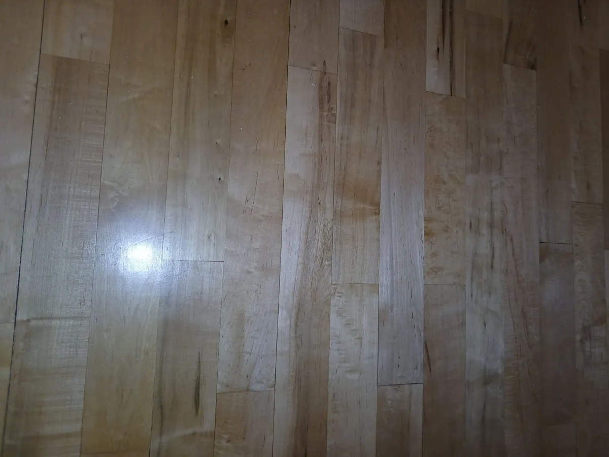 Used solid wooden flooring - Image 2