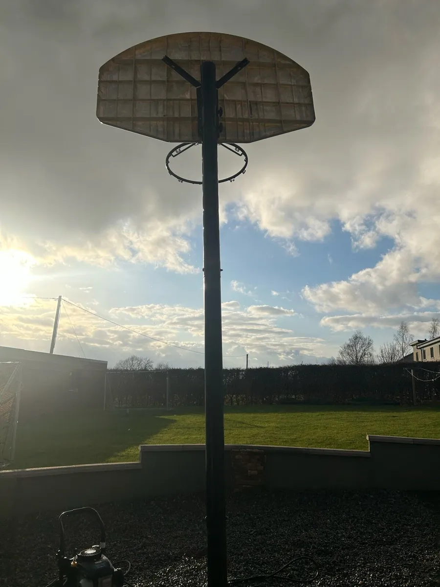 Basketball hoop - Image 2