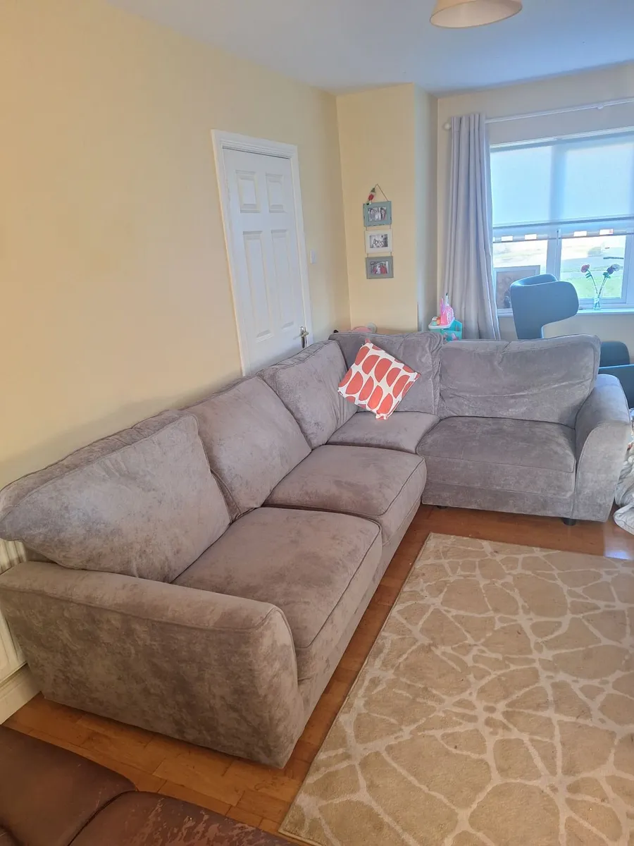 Corner sofa - Image 1