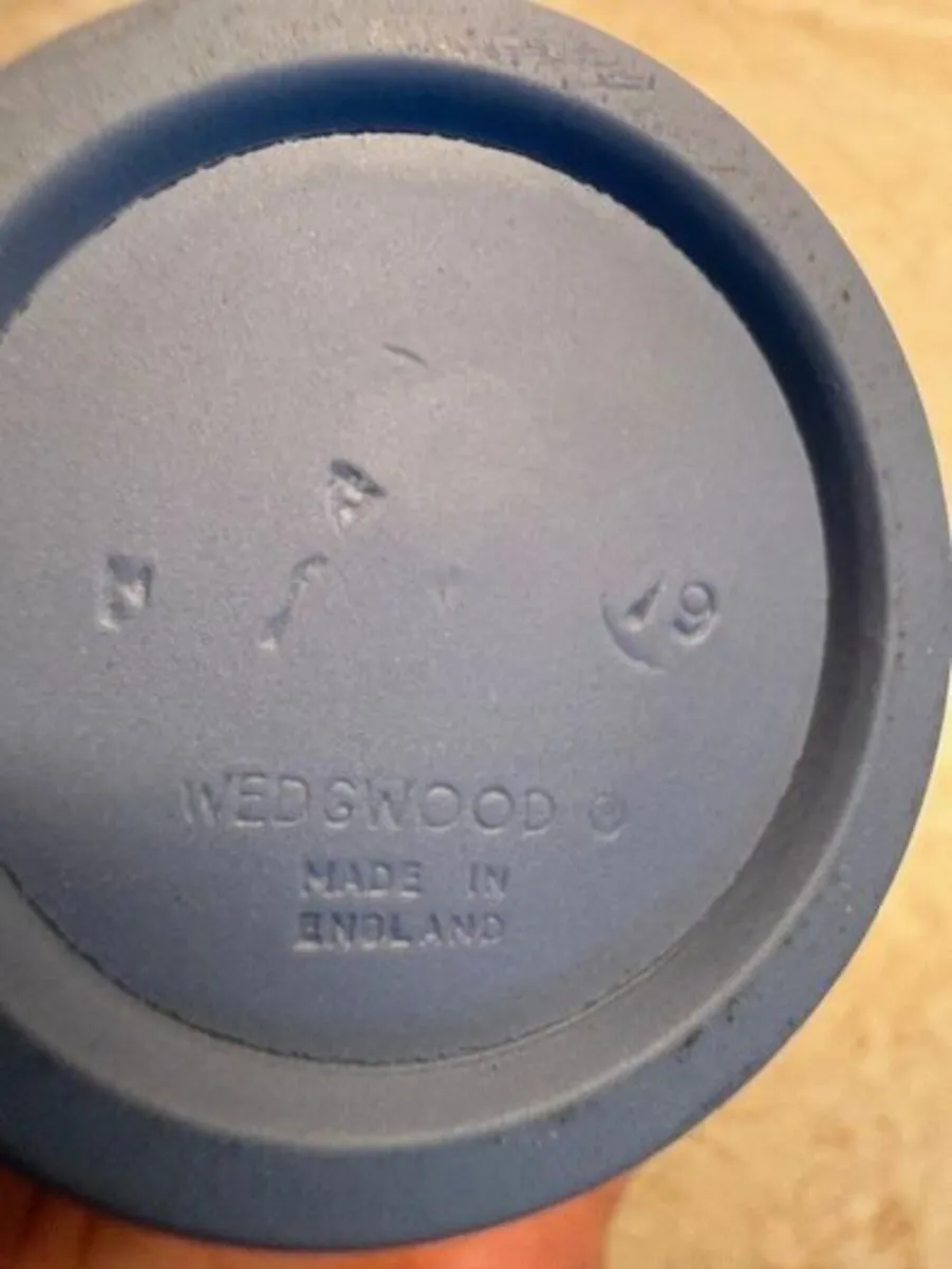 Wedgwood Vase - Image 2