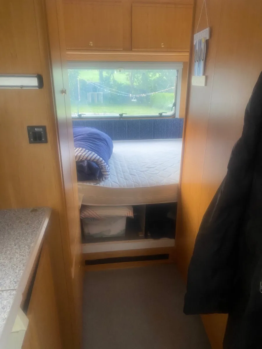 Camper van - Image 4