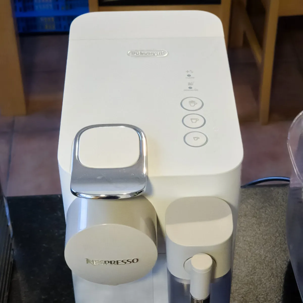 DeLonghi Nespresso Lattissima One Coffee Machine - Image 4