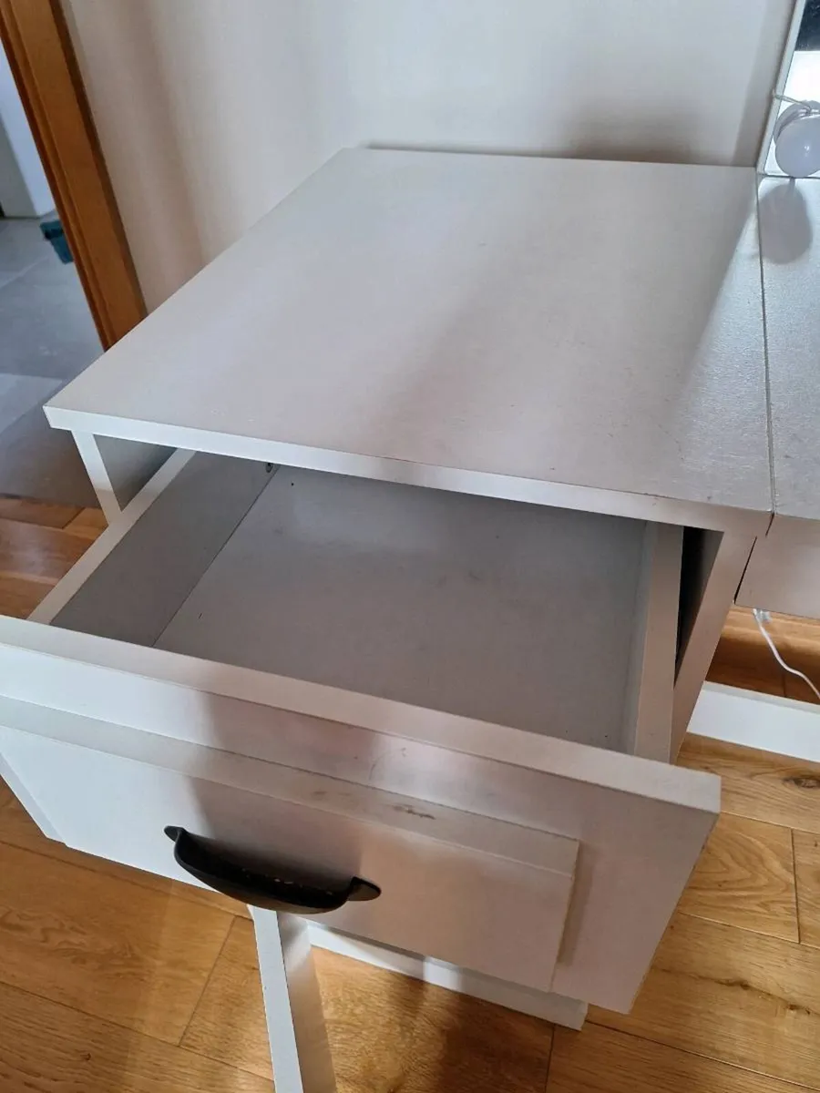 Vanity table - Image 4