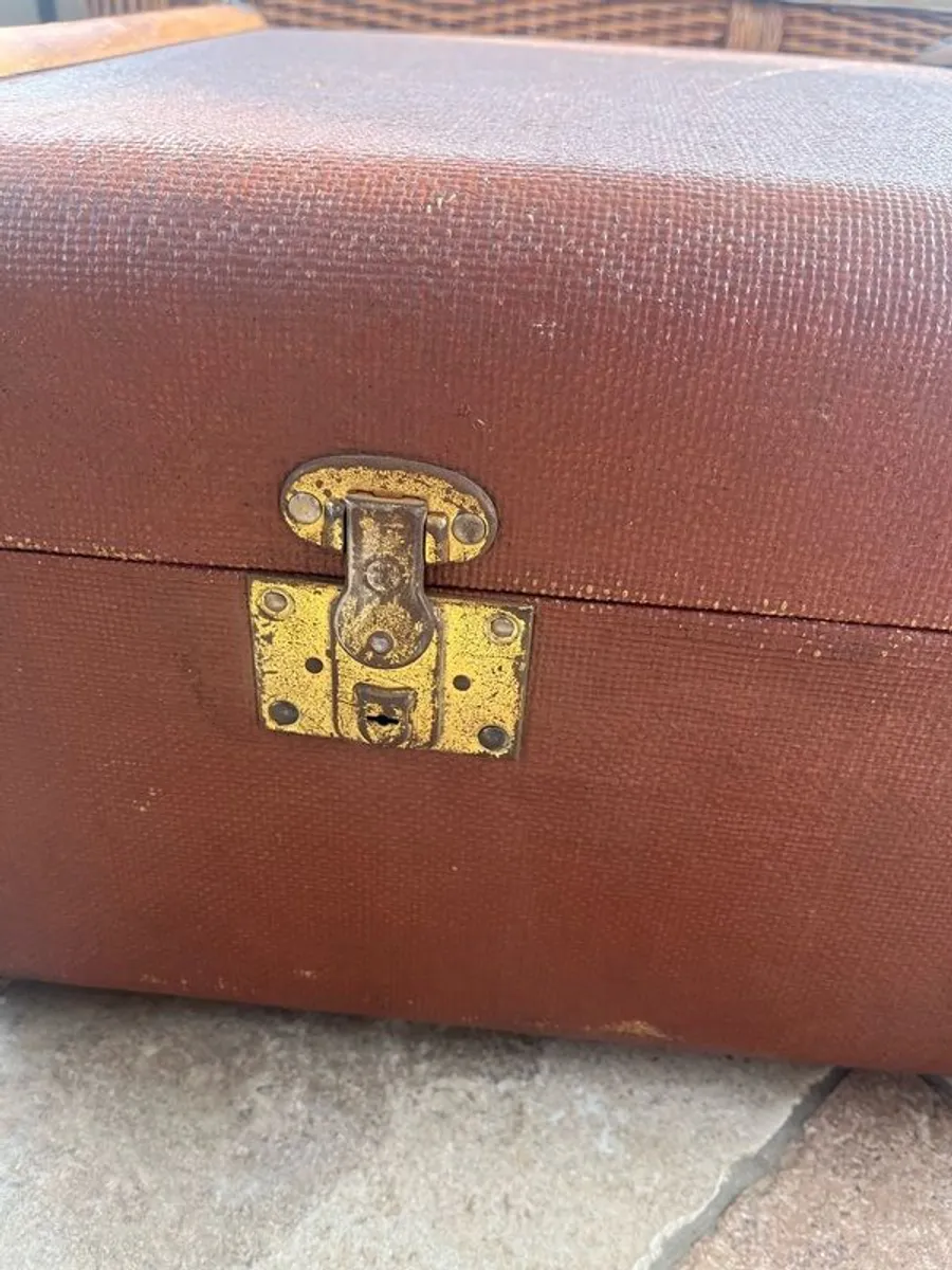 steamer trunk - Image 4