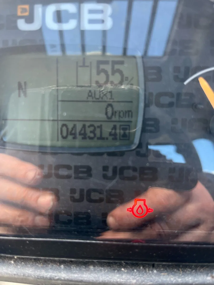 JCB digger - Image 4