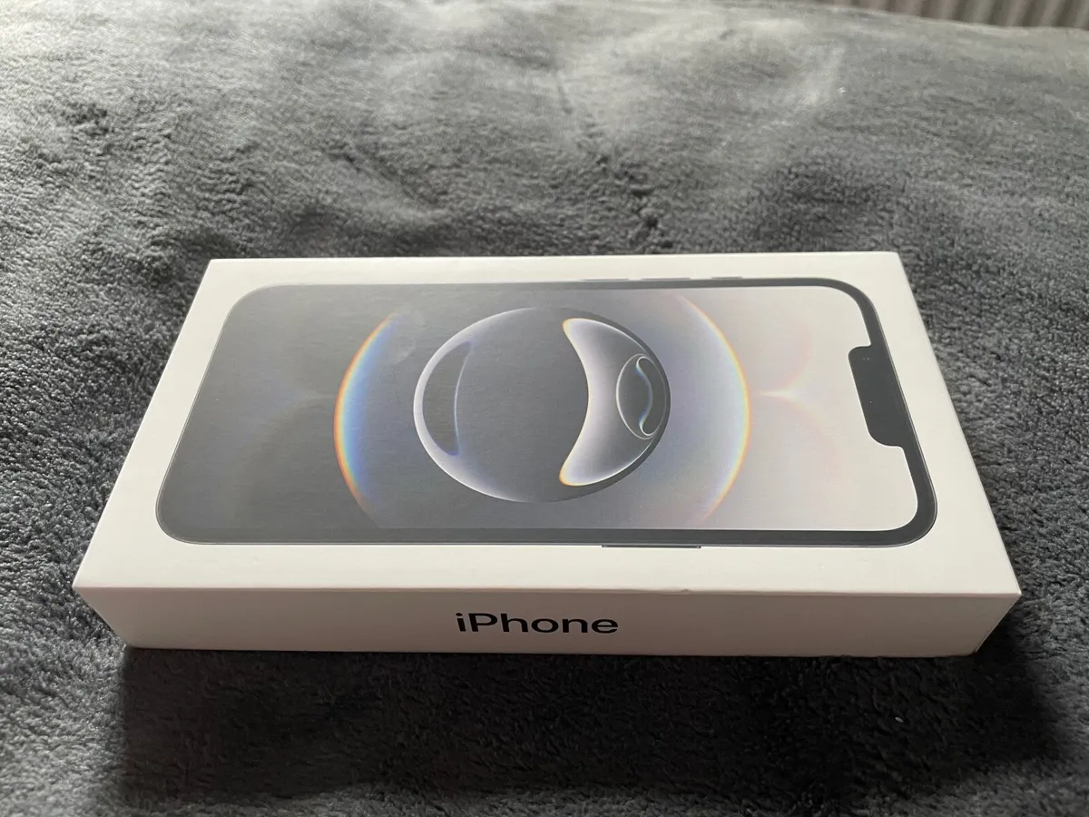 iPhone 16e - Image 1