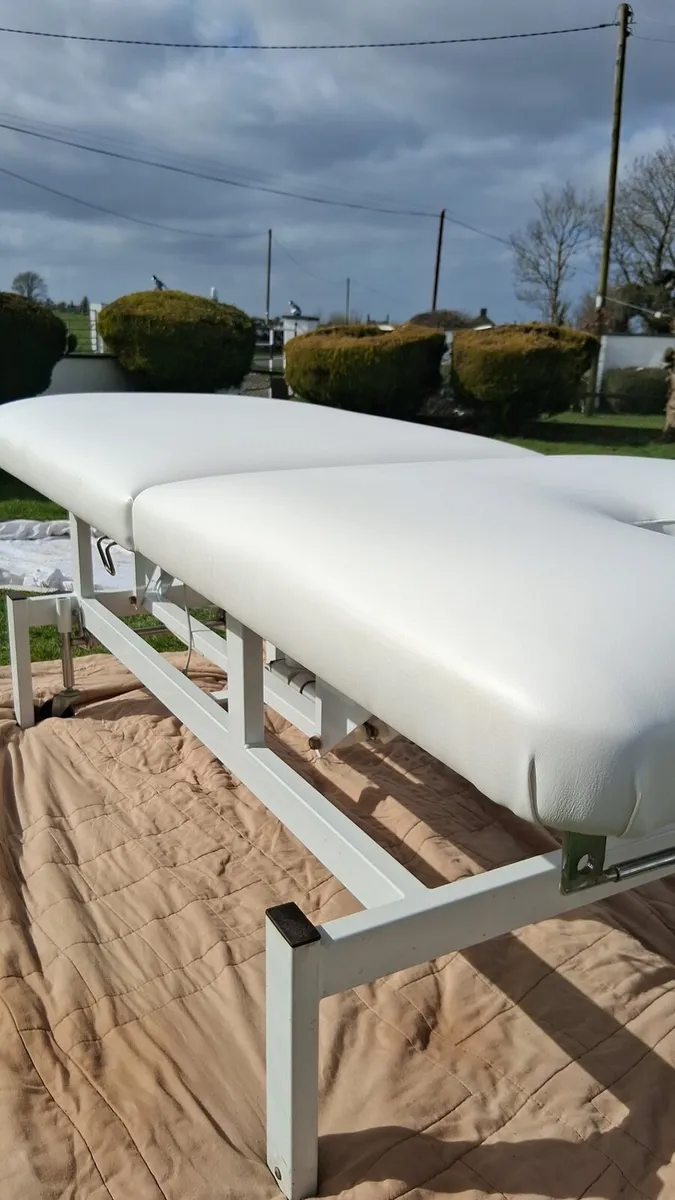 Massage bed - Image 1