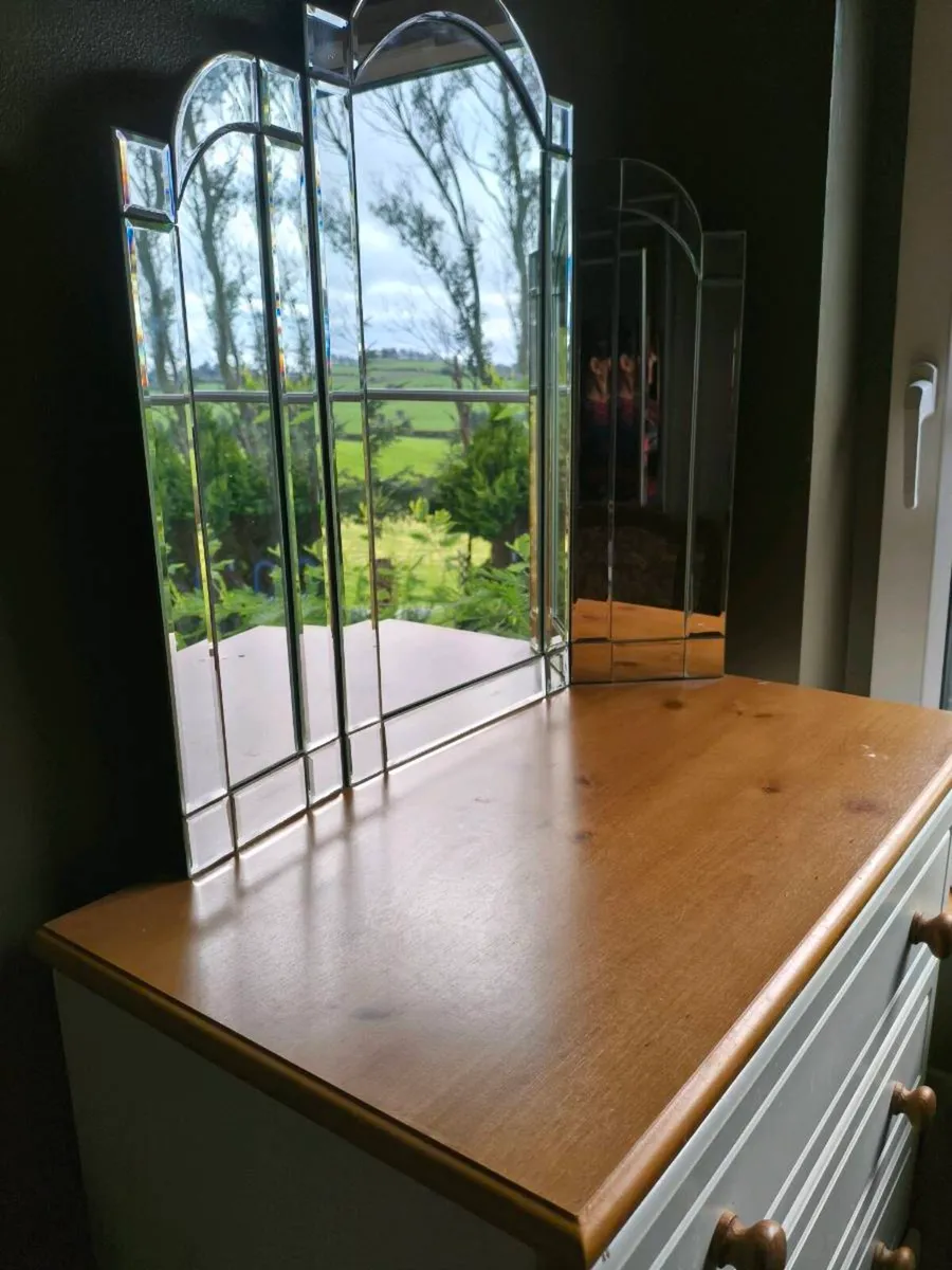Beautiful dresser mirror,30 Euro like new - Image 2