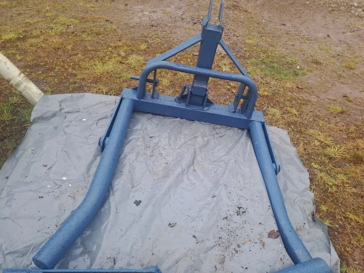 Bale Handler - Image 1