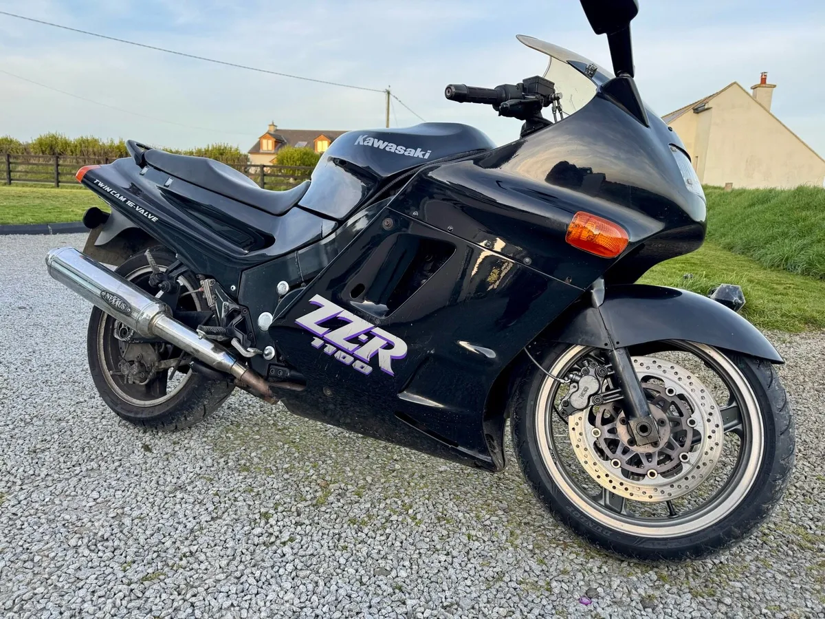 Kawasaki ZZR 1100 - Image 1