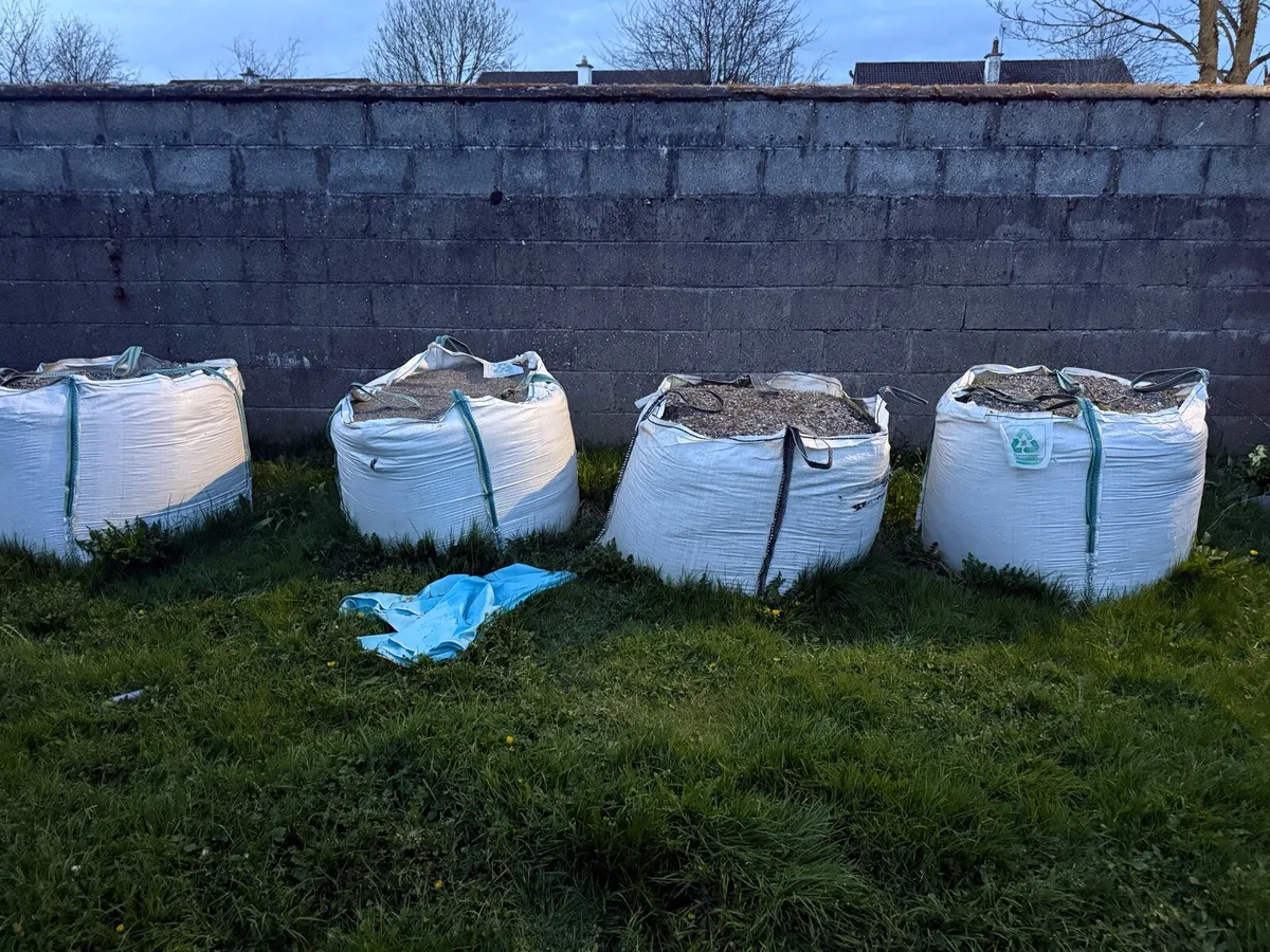 1 tonne bags       1 sand  3 stone gravel - Image 1