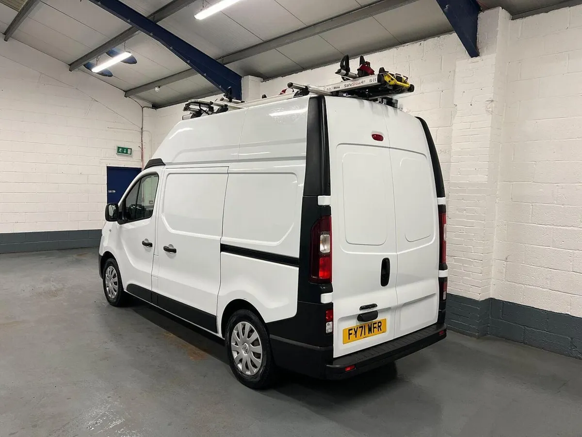 2021 Renault Trafic High Roof Panel Van - Image 4