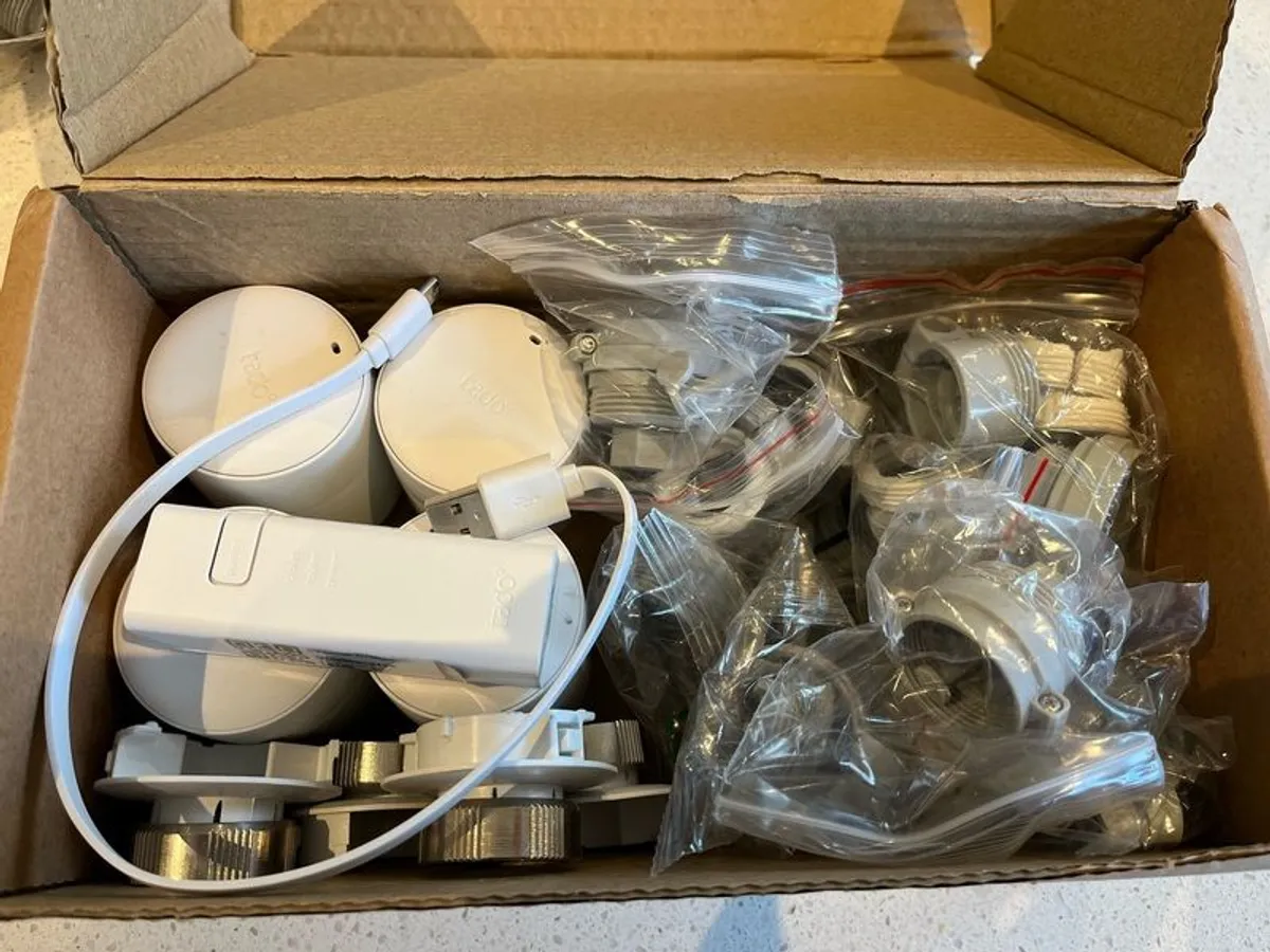 Tado - 4x Smart TRVs + 1x Internet bridge - Image 2