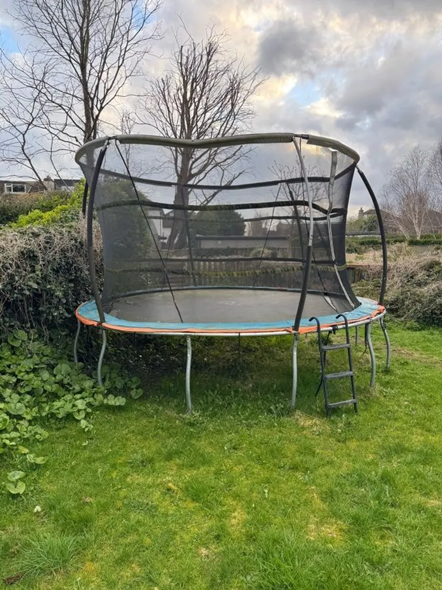 trampoline: large old trampoline - Image 2