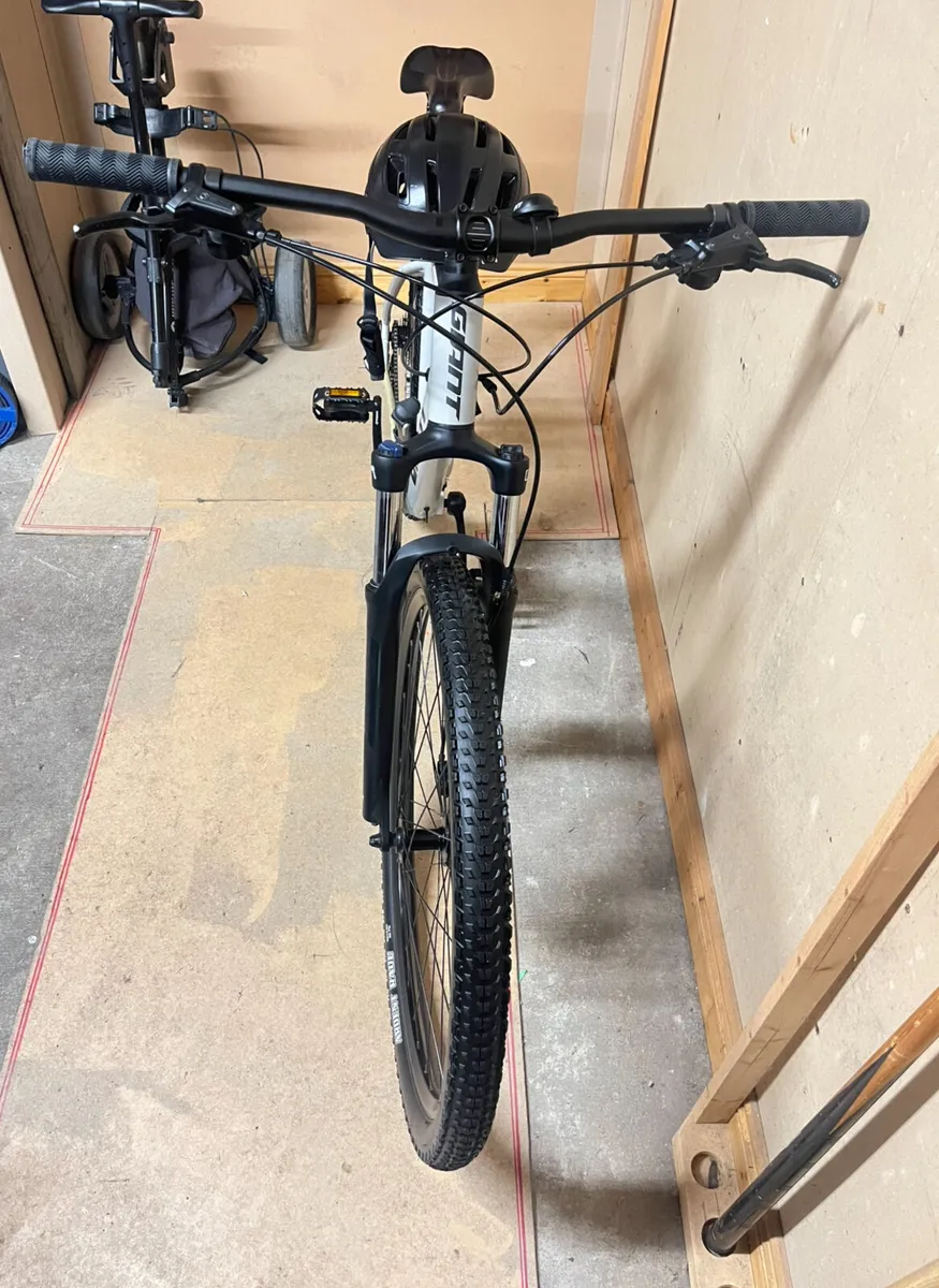 Giant Bike - Image 4